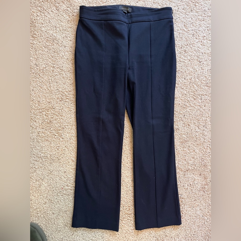 Ann Taylor Side Zip Ankle Straight Pants in Bi-Stretch Navy Size 6